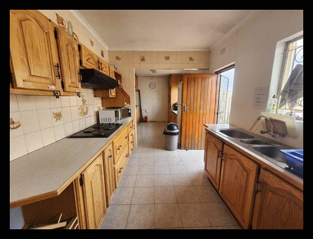 5 BEDROOM HOUSE FOR SALE IN ALLEN GROVE